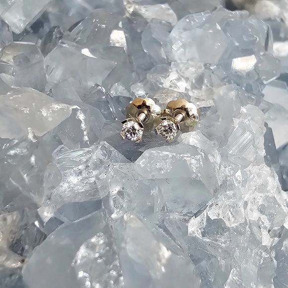 Genuine diamond stud earrings in 14k white gold. - Picture 3 of 6